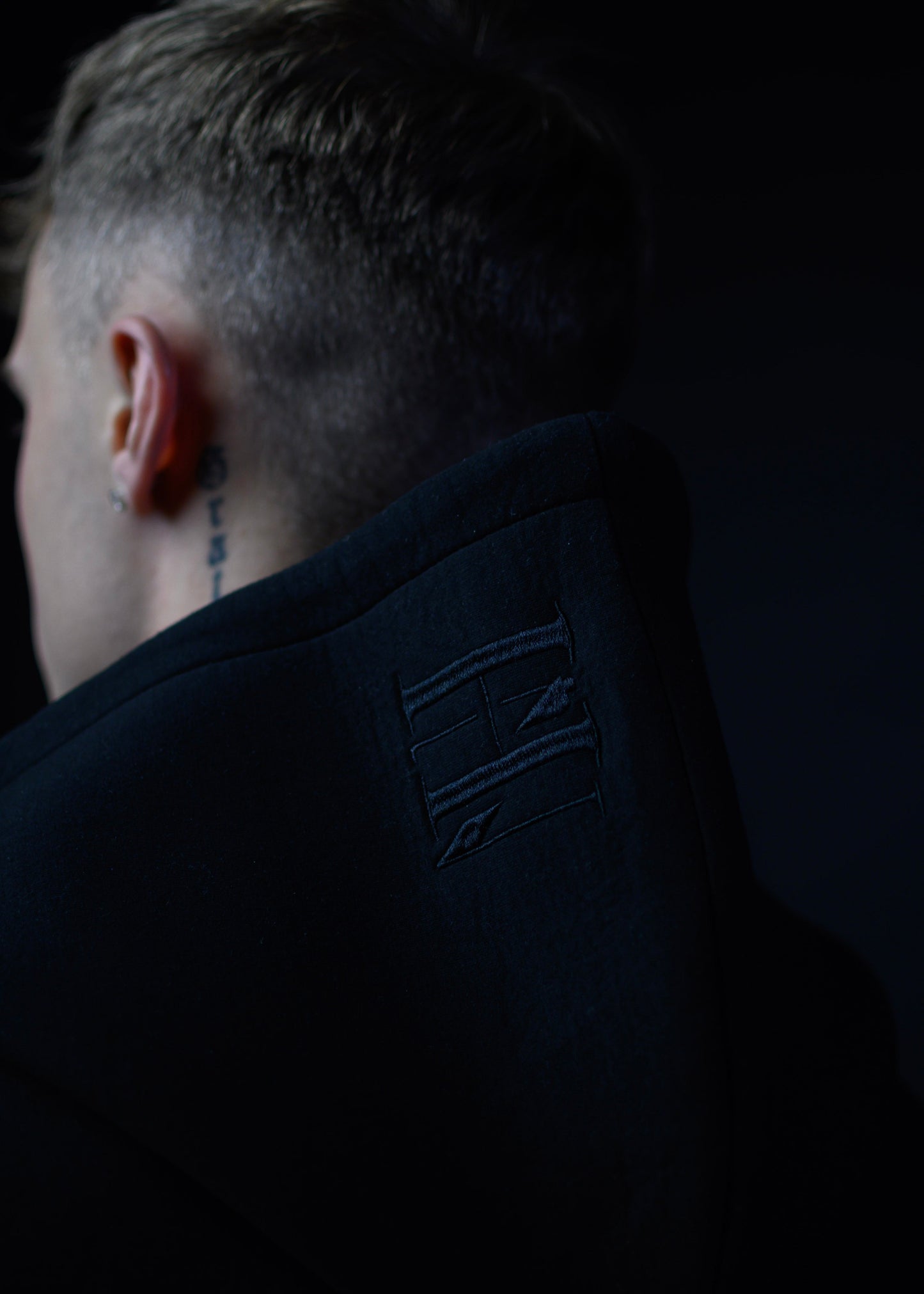 HN Signature Zip Hoodie – Blackout